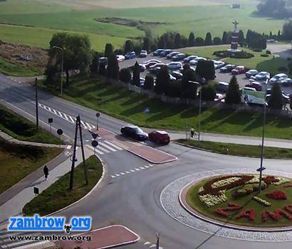 Zderzenie dwóch samochodów przy 