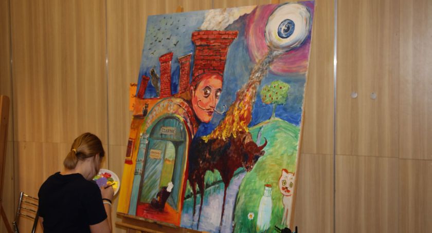 Wspólne malowanie w Miejskim Ośrodku Kultury [FOTO]