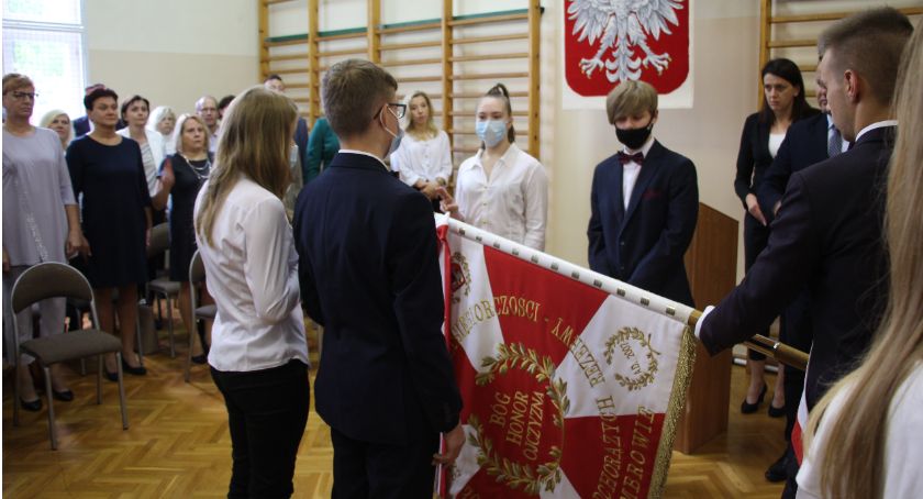 Rozpoczęcie roku szkolnego w zambrowskich szkołach średnich [FOTO]