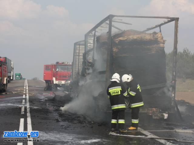 Krajowa ósemka zablokowana przez 6 godzin. Palił się TIR (zdjęcia)