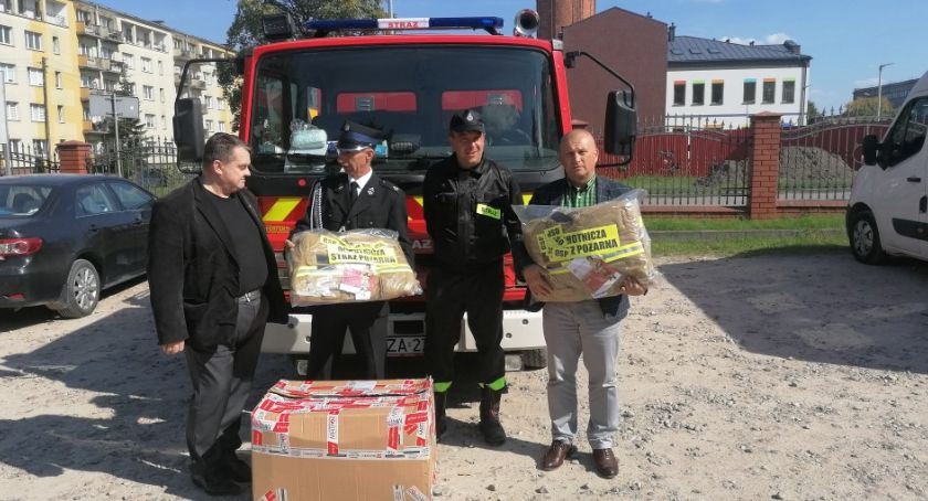 Cztery jednostki OSP z terenu gminy Zambrów otrzymały nowe ubrania specjalne [FOTO]