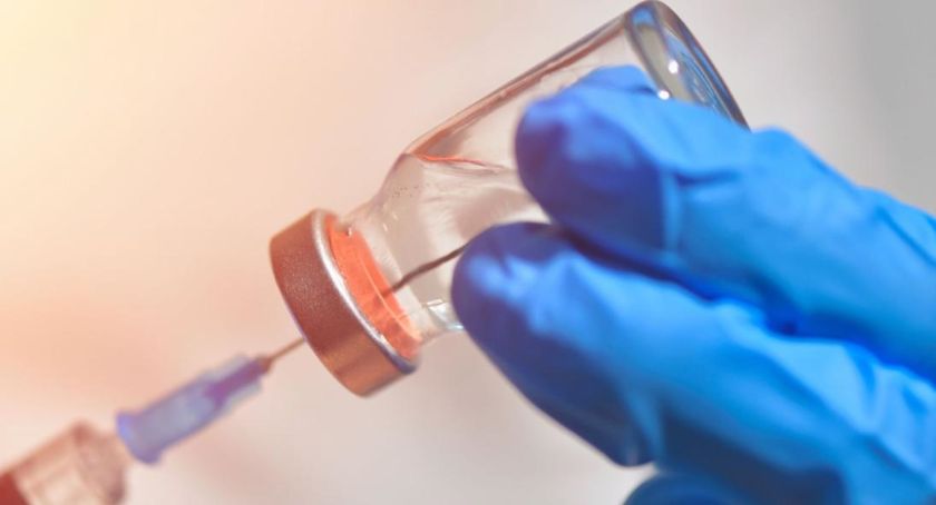 MZ rozszerza listę uprawnionych do przyjęcia trzeciej dawki szczepień przeciw Covid-19