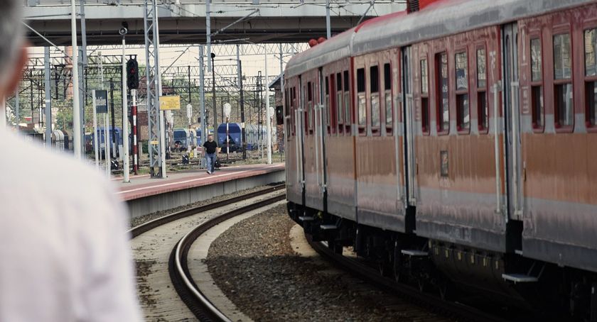 Sanepid poszukuje podróżujących pociągiem relacji Warszawa Centralna - Szczecin Dąbie
