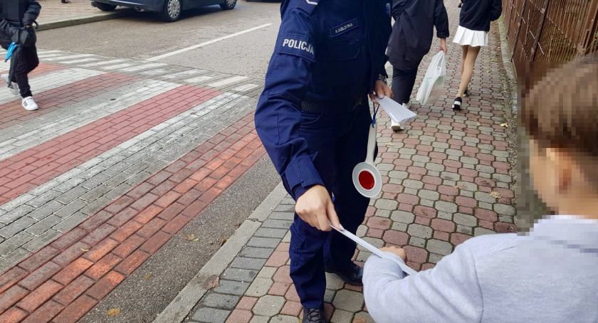 Ogólnopolski Policyjny Dzień Odblasków rozpoczyna akcję „Świeć przykładem”