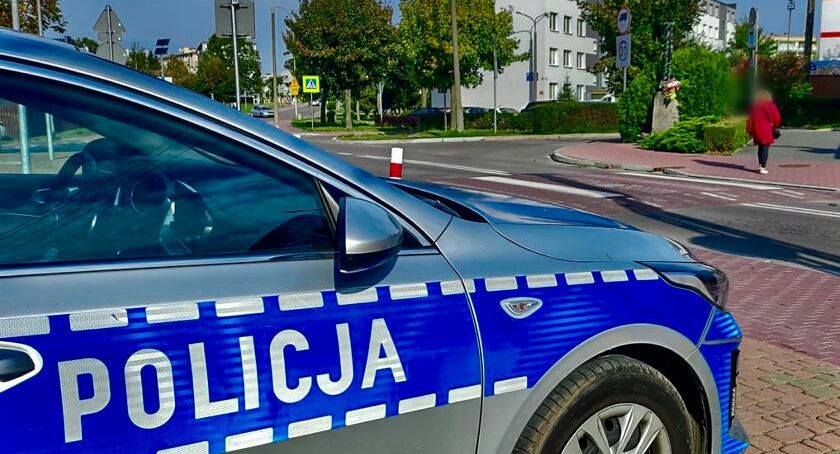 Zambrowscy policjanci sprawdzili, jak zachowują się kierowcy i piesi na przejściach i skrzyżowaniach. Jak wypadła kontrola? [FOTO]