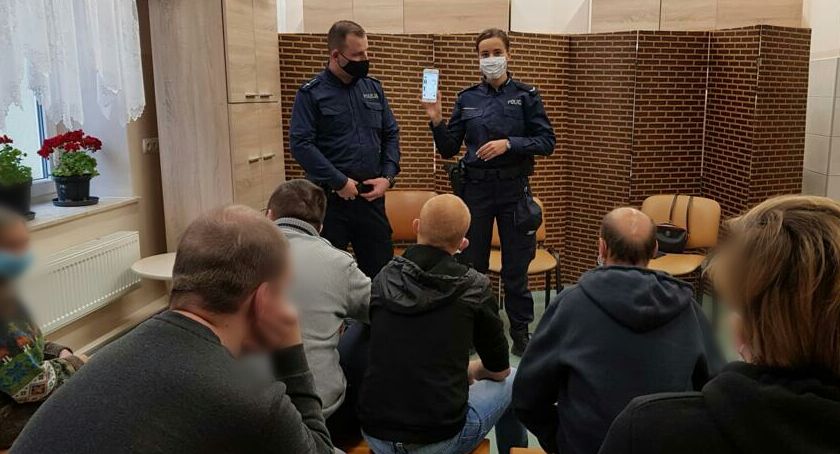 Policjanci w trosce o bezpieczeństwo mieszkańców [FOTO]