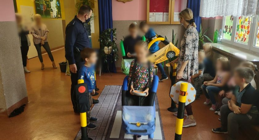„Bezpieczna droga do szkoły” w Szkole Podstawowej w Starym Laskowcu [FOTO]