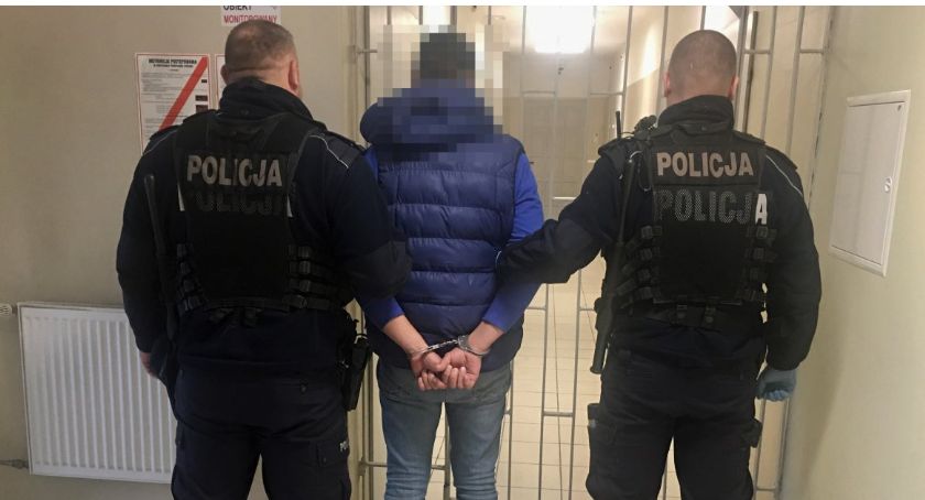 Dwóch poszukiwanych w rękach zambrowskich policjantów