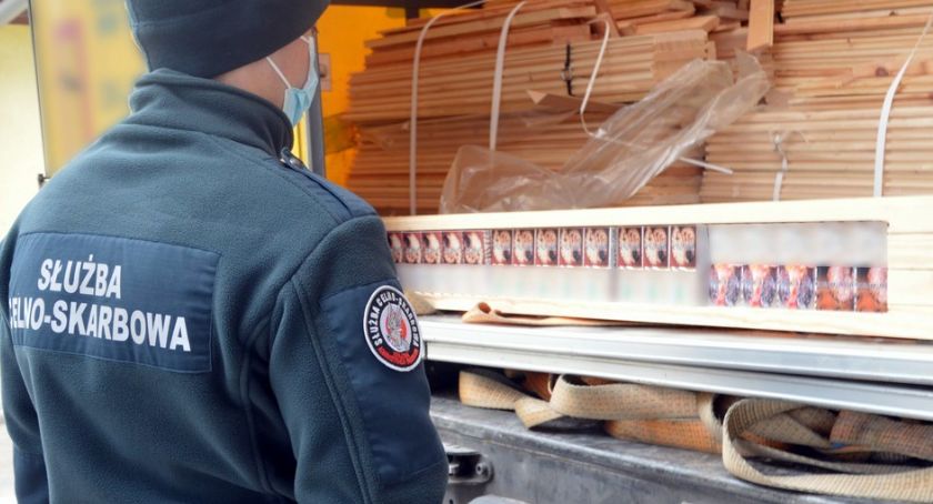 Udaremniono przemyt niemal 65 tys. paczek papierosów [FOTO+VIDEO]