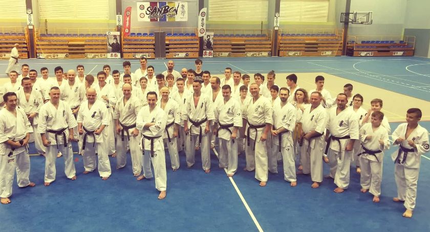 Zawodnicy Zambrowskiego Klubu Karate Kyokushin na seminarium w Ostródzie [FOTO]