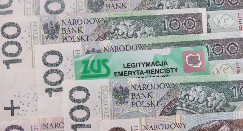 Czternastka trafia już do emerytów i rencistów