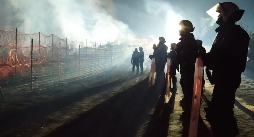 „To nie była spokojna noc”. Odnotowano wiele prób przełamania polsko-białoruskiej granicy