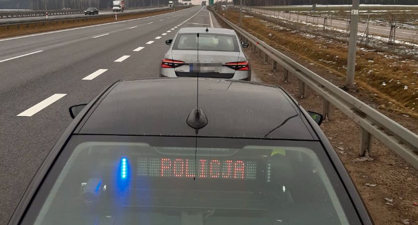 Nietrzeźwy jechał z poszukiwanym