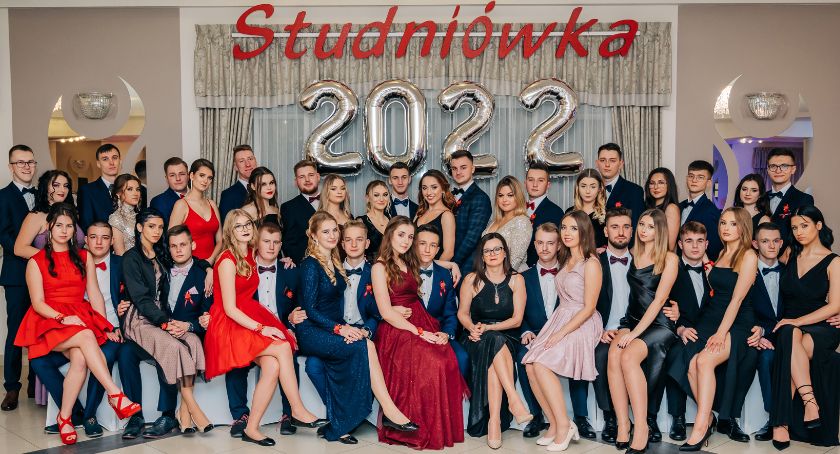Studniówka ZS1 - zobacz zdjęcia grupowe i skrót video! [FOTO+VIDEO]