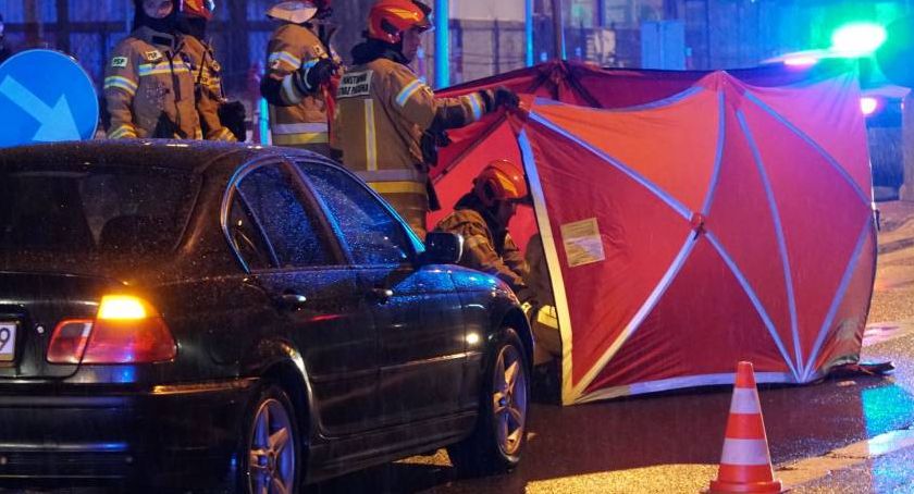 Ciągnik siodłowy potrącił pieszego i ciągnął go przez kilka ulic [FOTO]