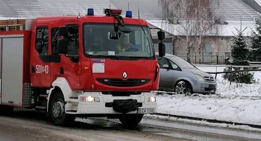 Wypadek na 71PP. Kierowca przetransportowany do szpitala [FOTO]