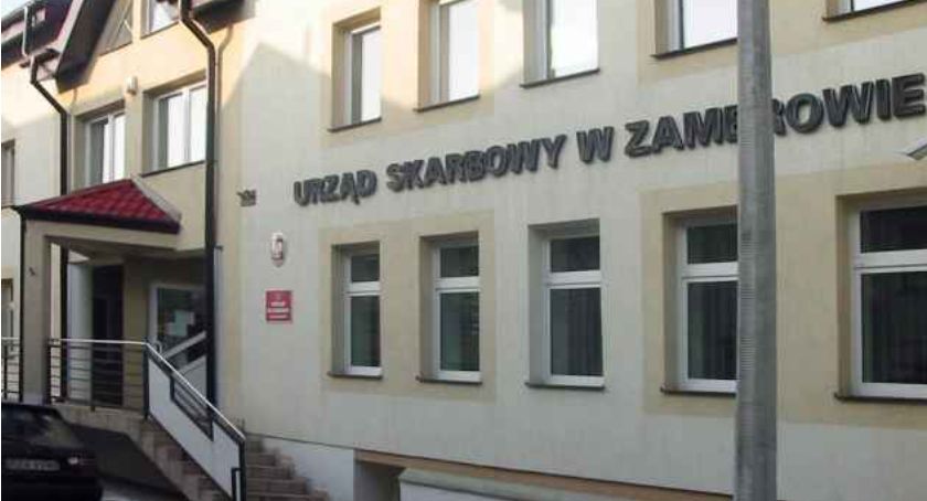 Urzędnicy pomogli podatniczce, która zasłabła