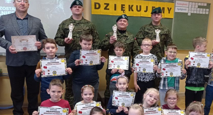 Klasa IA na wojsku się zna! Pierwszaki murem za polskim mundurem! [FOTO]