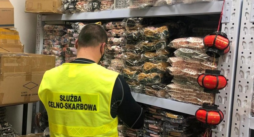 Podlaska KAS przejęła ponad 250 tysięcy podróbek [FOTO+VIDEO]