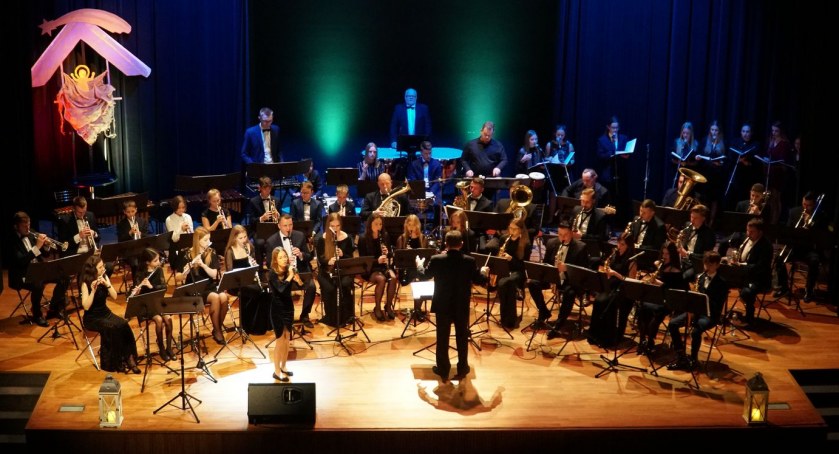 Koncert kolęd w wykonaniu Miejskiej Młodzieżowej Orkiestry Dętej [FOTO]