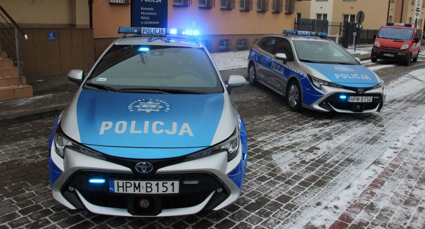 Nowe radiowozy trafiły do Komendy Powiatowej Policji w Zambrowie [FOTO]
