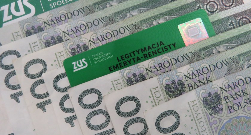 ZUS wypłaca nadpłacony podatek emerytom i rencistom