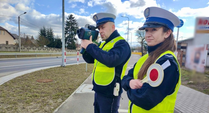 Za zbyt szybką jazdę stracili prawo jazdy