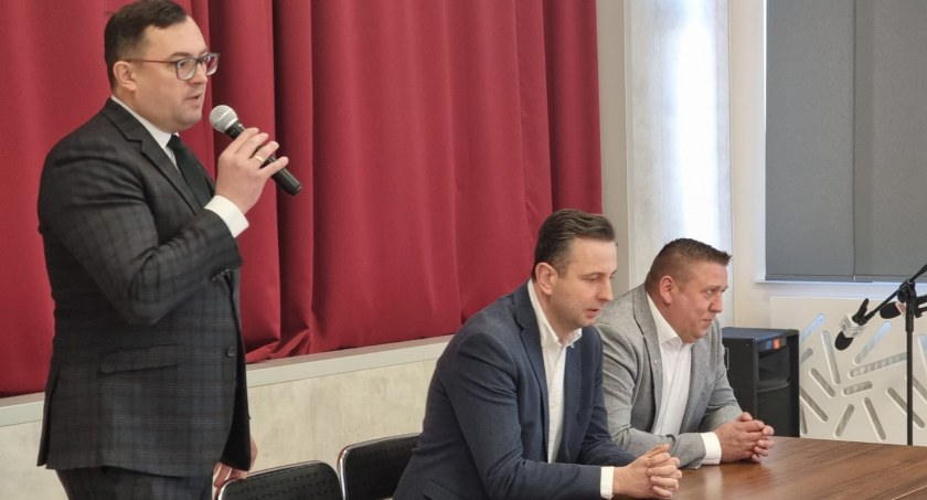 Kosiniak-Kamysz rozmawiał z rolnikami podczas „Zielonej Niedzieli” w Śniadowie [FOTO]
