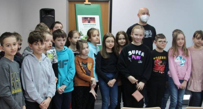 Uczniowie SP4 spotkali się z Robertem Gondkiem [FOTO]
