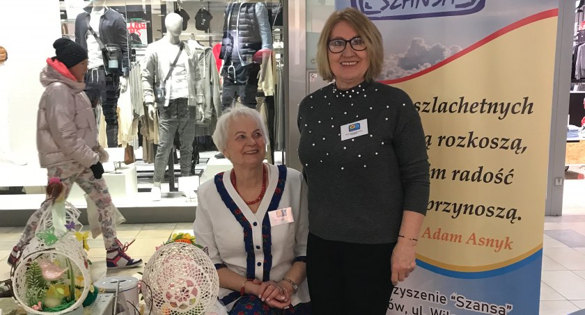 Stowarzyszenie Szansa na „Kiermaszu Przedświątecznym” w Białymstoku [FOTO]