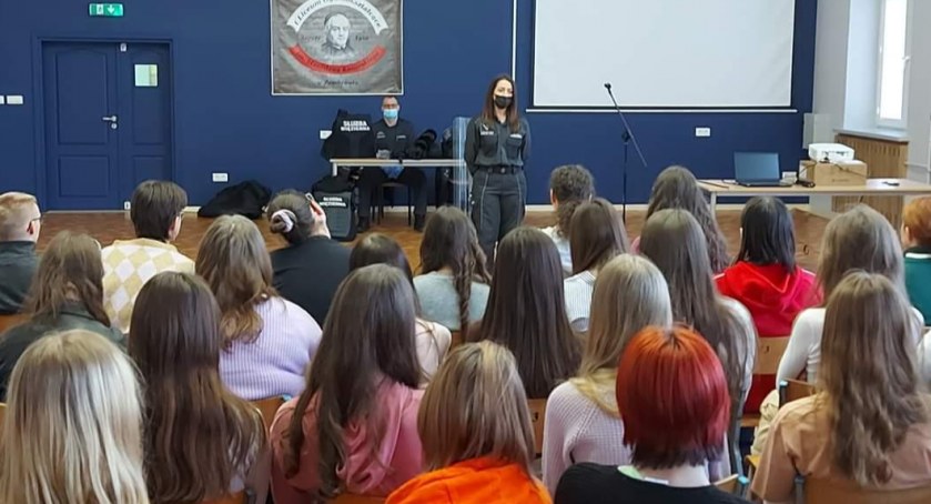 Funkcjonariusze SW spotkali się z młodzieżą [FOTO]