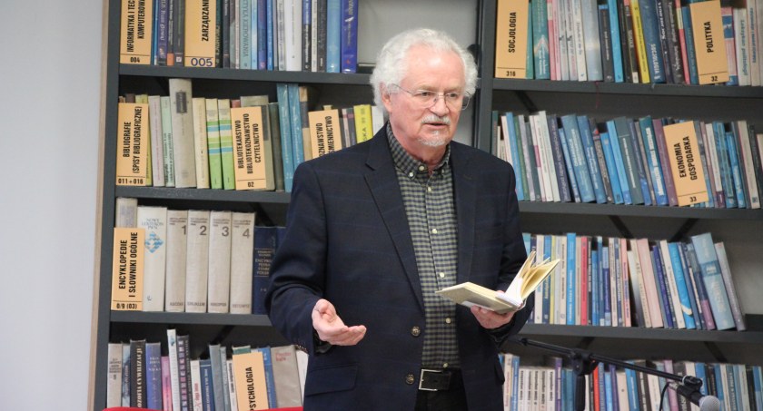 O. Wacław Oszajca gościł w Miejskiej Bibliotece Publicznej [FOTO]