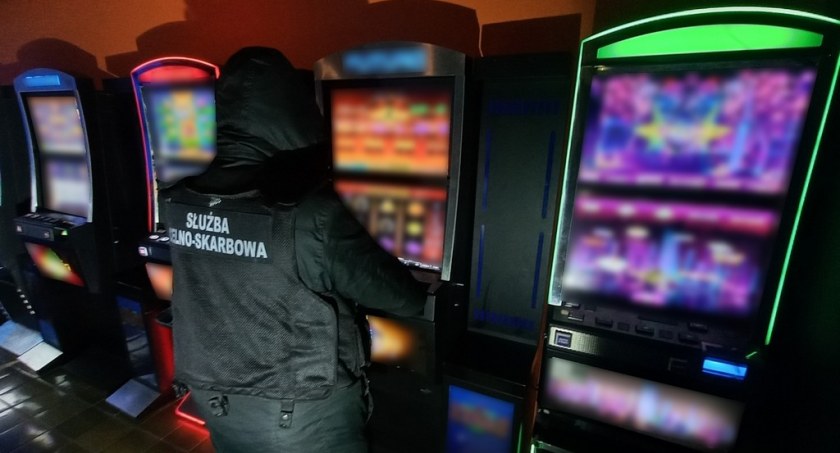 5 nielegalnych automatów do gier w rękach KAS [FOTO]