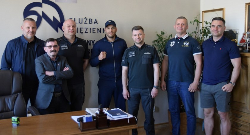Bokserska szkoła życia „papy” Raubo [FOTO]