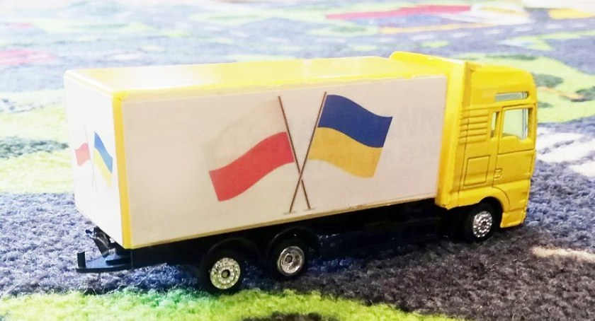 Obywatele Ukrainy powinni poinformować ZUS o swoim wyjeździe