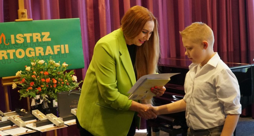 Znamy nazwiska Mistrzów Ortografii Szkół Podstawowych 2022 [FOTO]