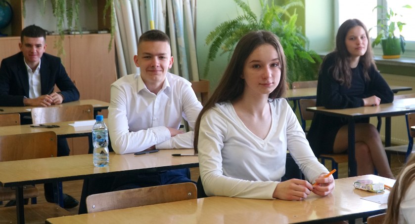 Egzamin ósmoklasisty 2022. Dziś język polski [FOTO]
