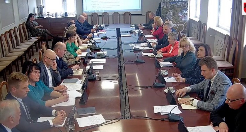 Czy rada udzieli burmistrzowi absolutorium? Przed nami XXXVI sesja - NA ŻYWO