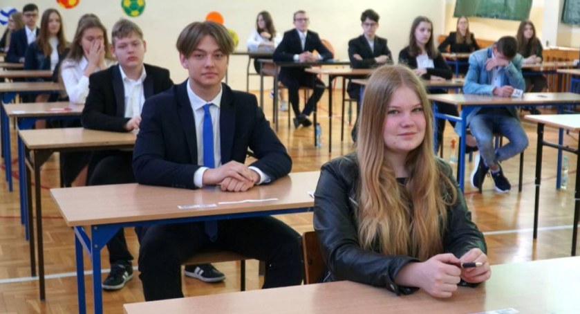 Egzamin ósmoklasisty 2022. Arkusze z jęz. angielskiego i jęz. rosyjskiego