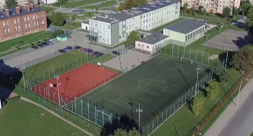 Jeden z zambrowskich orlików zmienia godziny otwarcia