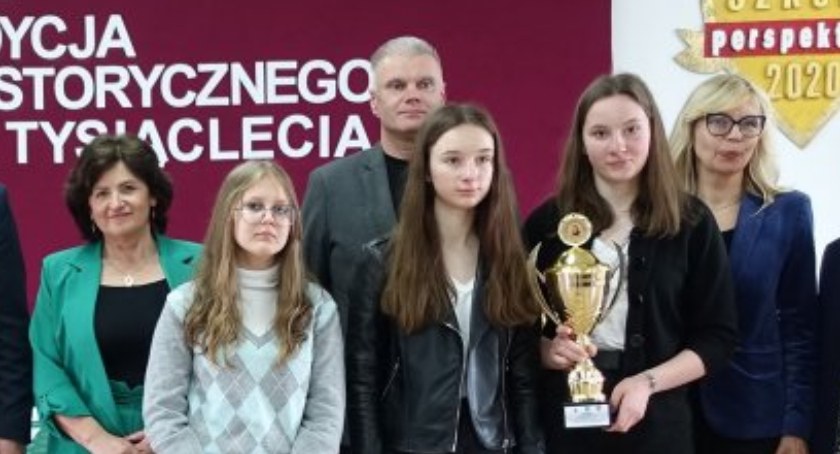 Maria Gosiewska, Oliwia Stańczuk i Hanna Choromańska laureatkami konkursu „Epoka Prymasa Tysiąclecia” [FOTO]
