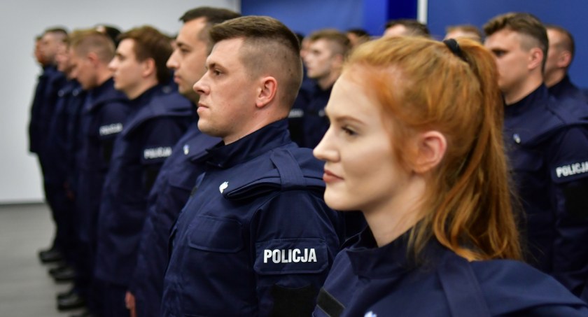 Nowi funkcjonariusze zasilą szeregi zambrowskiej policji [FOTO]