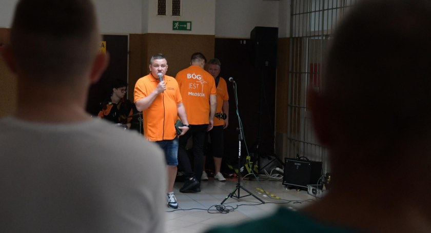 Misja Kergryma odwiedziła Zakład Karny w Czerwonym Borze [FOTO]