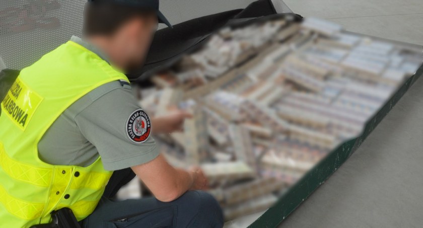 750 tys. paczek papierosów przemycano w kazachskiej ciężarówce [FOTO+VIDEO]