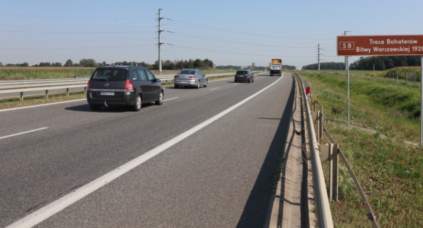 Będzie więcej stacji paliw przy S8 i S61