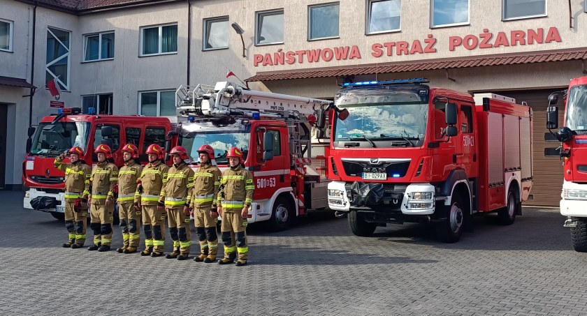Strażacy uczcili pamięć bohaterów powstania warszawskiego [FOTO+VIDEO]