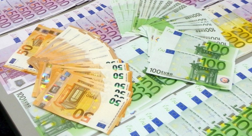Podczas odprawy nie zgłosił prawie 55 tys. euro