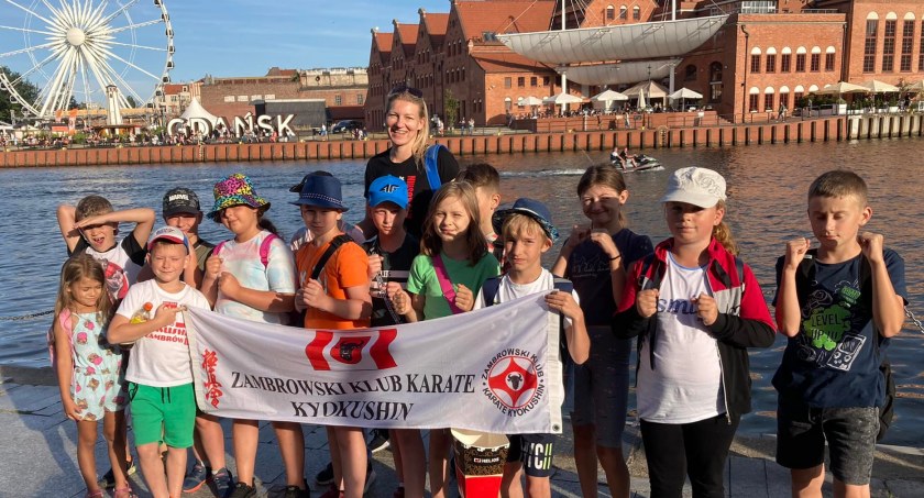 Karatecy z ZKKK aktywnie odpoczywali w Mikoszewie [FOTO]
