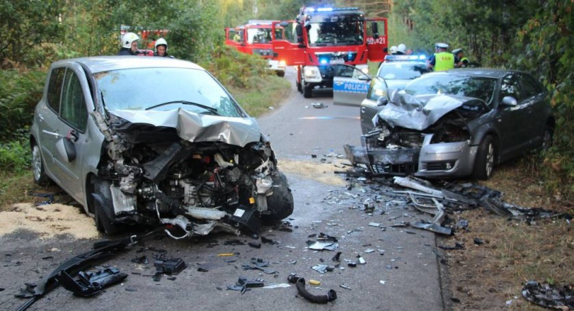 Wypadek na drodze gminnej. Dwie osoby w szpitalu [FOTO]