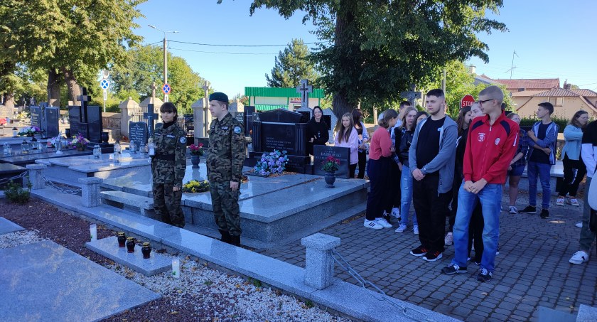 Nietypowa lekcja historii uczniów klas mundurowych ZSA